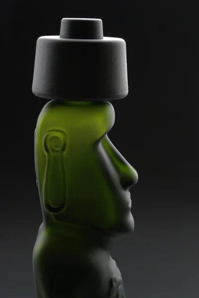 Moai głowa butelka — Zdjęcie stockowe