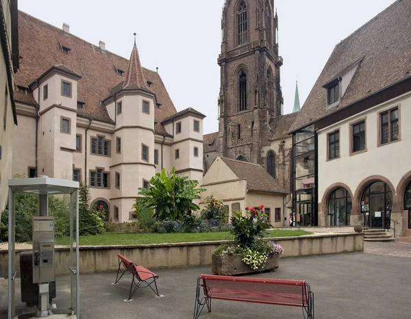 Stadtresidenz ebersmunster 和 selestat 在教堂 — 图库照片