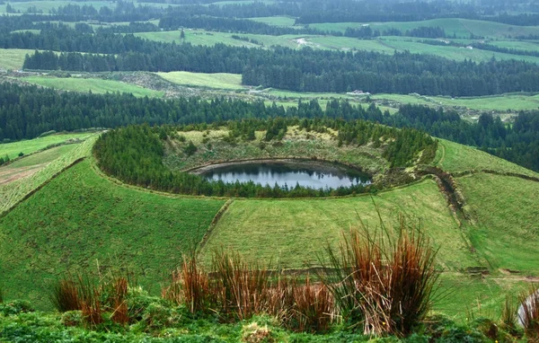 Lago del cráter en las Azores — Foto de Stock