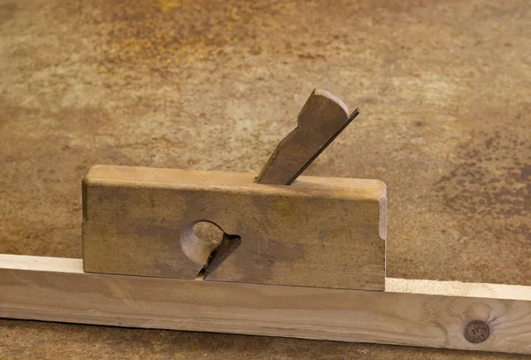Μηχανή πλανίσματος για ξύλινη σανίδα — Φωτογραφία Αρχείου