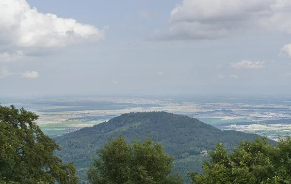 Haut-Koenigsbourg Kalesi çevresindeki hava manzarası — Stok fotoğraf