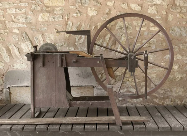 Historic grinding wheel — Stock Photo, Image