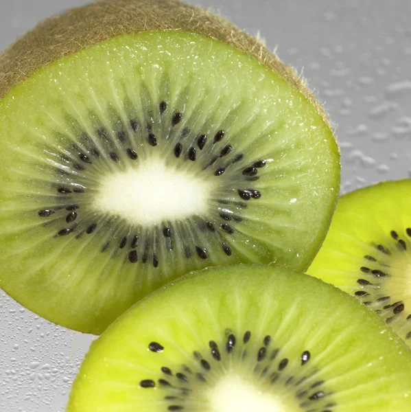 Ovoce čerstvé nakrájené kiwi — Stock fotografie