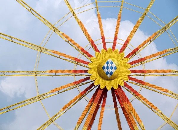 Многоцветное большое колесо — стоковое фото
