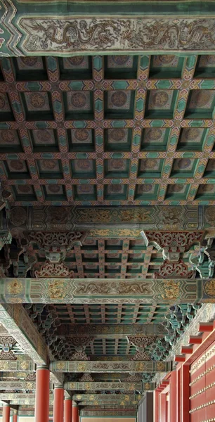 Plafond traditionnel chinois — Photo