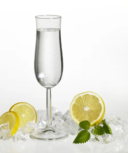 Čirým nápojem a citrusových plodů — Stock fotografie