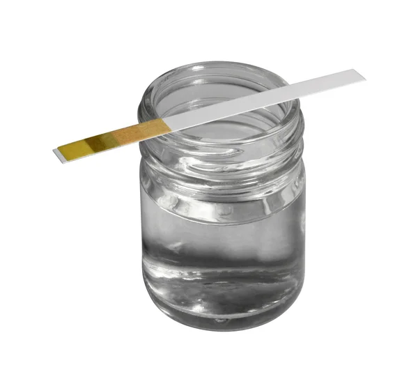 Контрольная полоса на маленькой стеклянной бутылке — стоковое фото