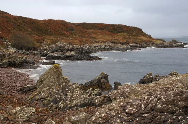 Great colored rocky coast in Scotland — Stock Photo, Image