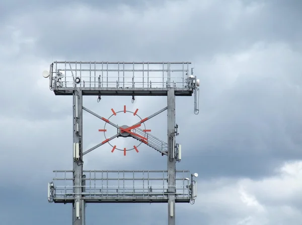 Big clock and clouded sky — Stock Photo, Image