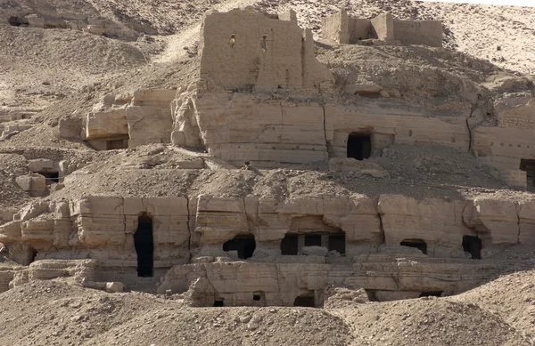 Kesik kaya mezarları aswan yakınındaki — Stok fotoğraf