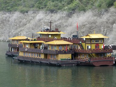 Chinese house boats clipart