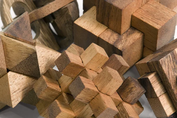 Quebra-cabeças 3D de madeira — Fotografia de Stock
