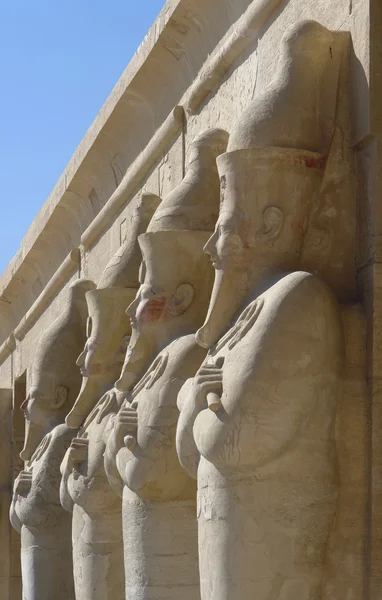 Figuras no Templo Mortuário de Hatshepsut no Egito — Fotografia de Stock