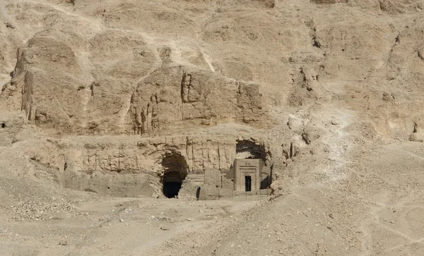 Tombe scavate nella roccia in Egitto — Foto Stock
