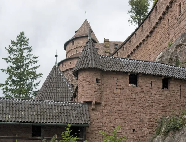 Architectonische details op kasteel haut-koenigsbourg — Stockfoto