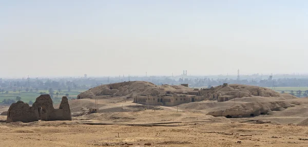 Krajobraz wokół świątyni Hatszepsut — Zdjęcie stockowe