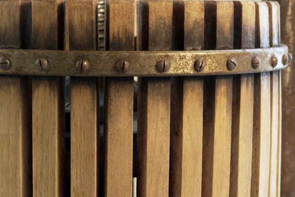 Primo piano spremiagrumi in legno nostalgico — Foto Stock