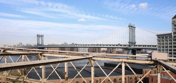 Нью-Йорк с Манхэттенским мостом — стоковое фото