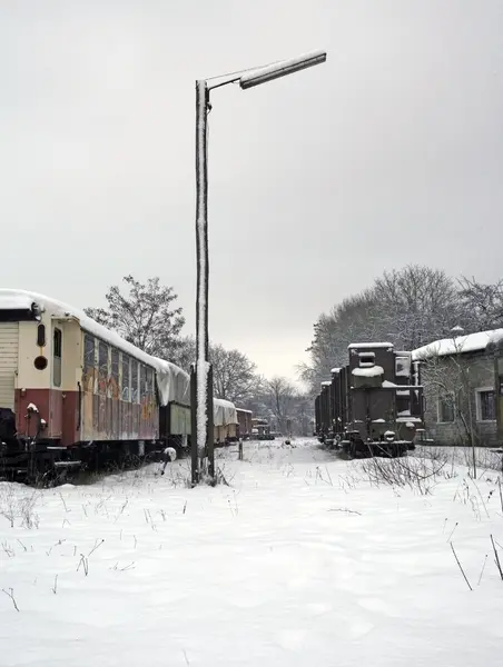 Alte Eisenbahnwagen zur Winterzeit — Stockfoto