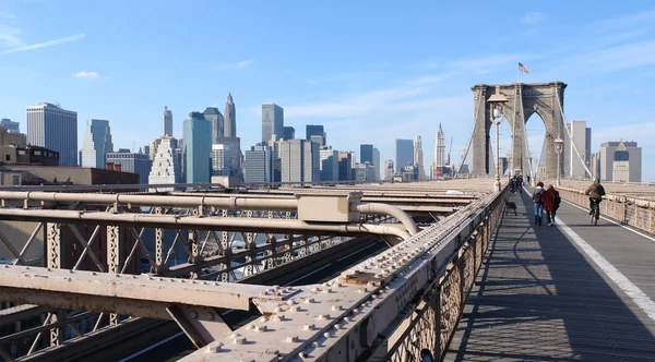 En el Puente de Brooklyn en Nueva York —  Fotos de Stock