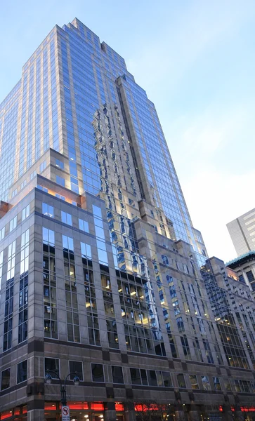 Dynamic building in New York — Stock Photo, Image
