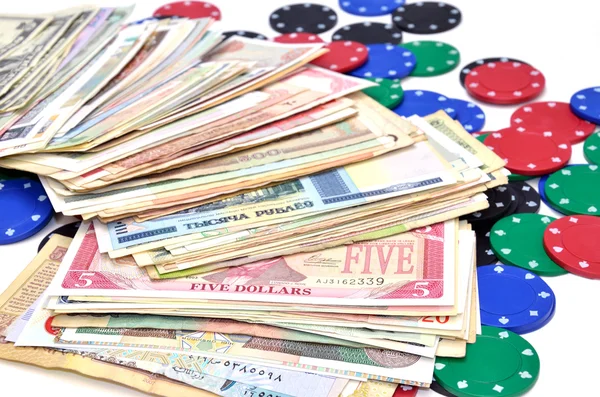 Pénz és póker zseton — Stock Fotó