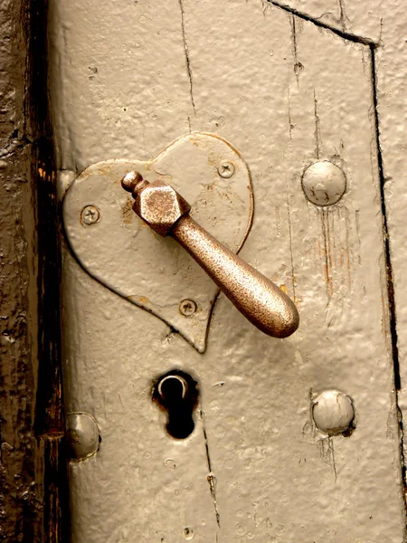Κλειδαριά με σχήμα καρδιάς — Φωτογραφία Αρχείου