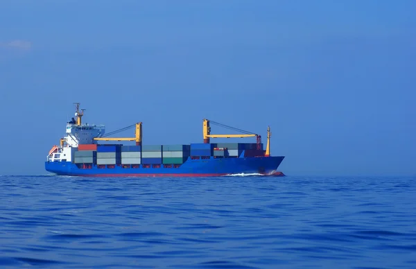 Containerschiff auf See — Stockfoto