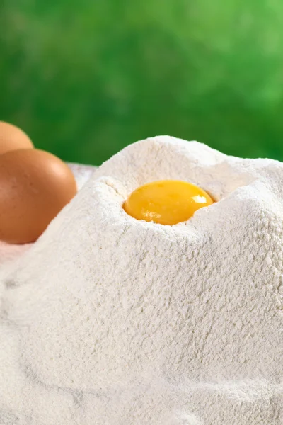 Flour and Egg — Stock Photo, Image