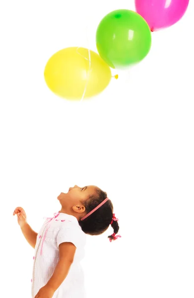 漂亮的小女孩玩气球 — 图库照片