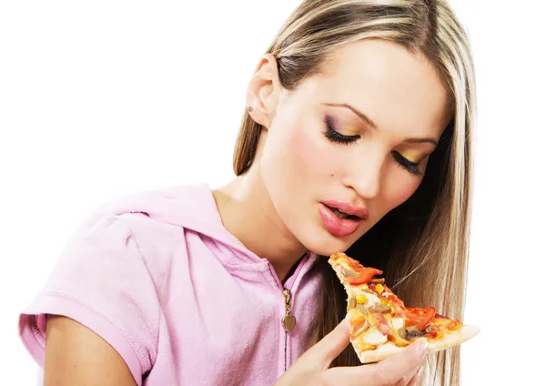 Bella giovane donna mangiare pizza — Foto Stock