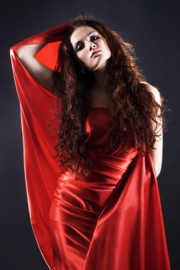 muhteşem kırmızı elbise modeli