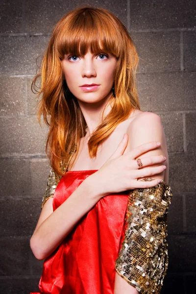 Donna dai capelli rossi alla moda — Foto Stock