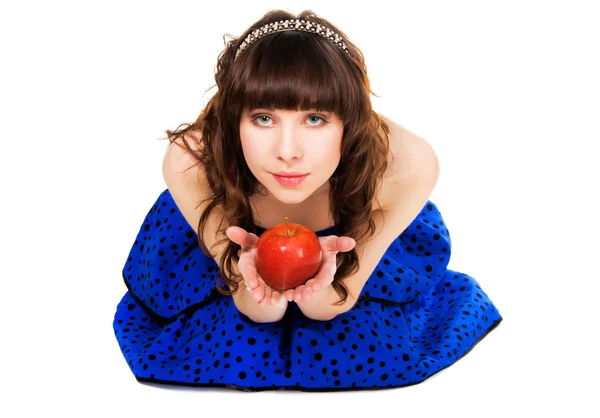 Härlig tjej med ett rött äpple — Stockfoto