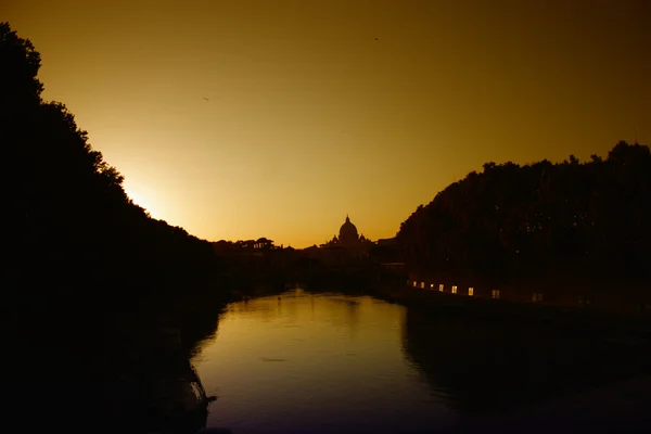 Sunset Rome basilica of St. Peter — Stock Photo, Image