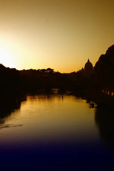 Solnedgång Rom basilika st. peter — Stockfoto