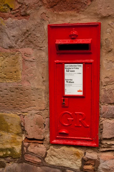 Boîte aux lettres britannique emblématique — Photo