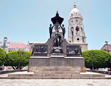 Simon Bolivar monument clipart