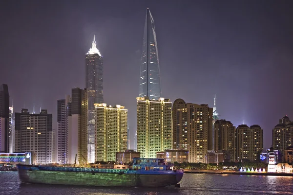 Shanghai natt syn på finansiella centrum — Stockfoto