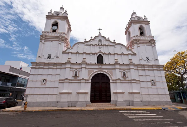 Edificio de la catedral en Chitre, Panamá — Foto de Stock