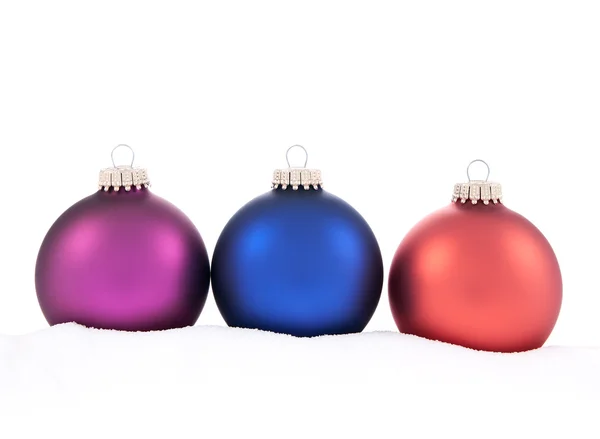 Bolas de Natal tradicionais no fundo branco — Fotografia de Stock