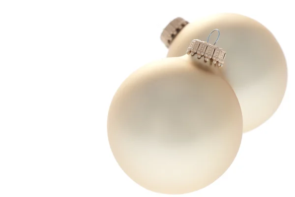 在白色背景上的传统圣诞球 — 图库照片
