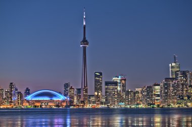 Toronto gece manzarası cn tower downtown gökdelen günbatımı canad