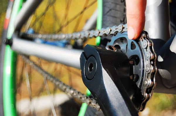 Части и детали велосипеда, цепь — стоковое фото
