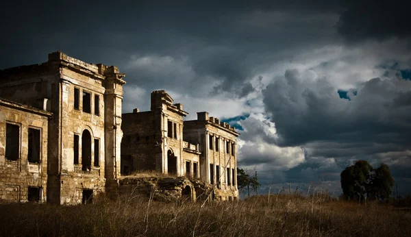 Ancient scary palace — Stock Photo, Image