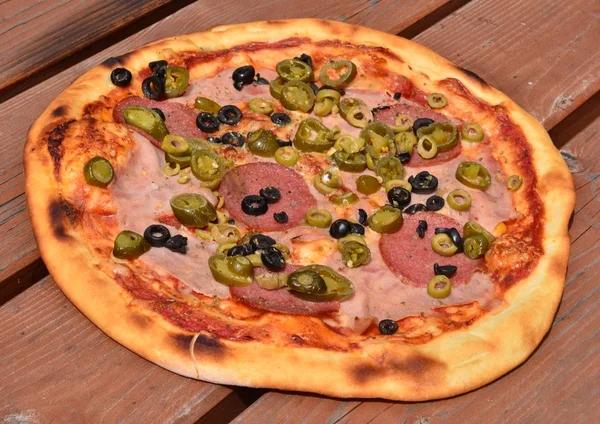 孤立したピザ — ストック写真