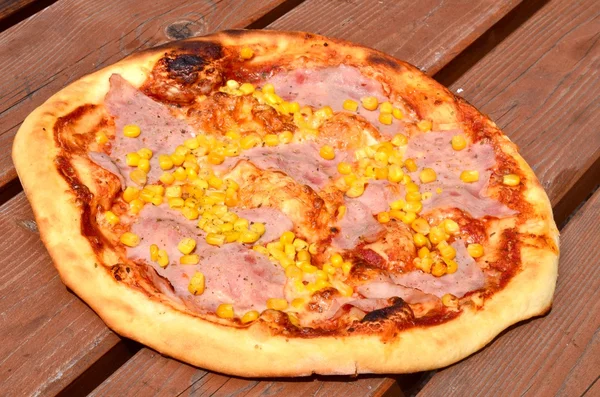 Pizza isolerade — Stockfoto