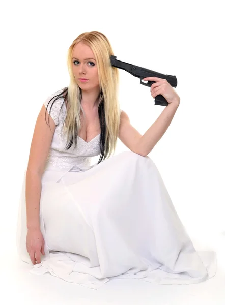銃を持つ花嫁 — ストック写真