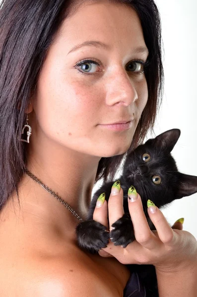 Жінка з кішки — стокове фото