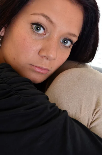 Giovane donna capelli neri ritratto di bellezza, studio girato — Foto Stock